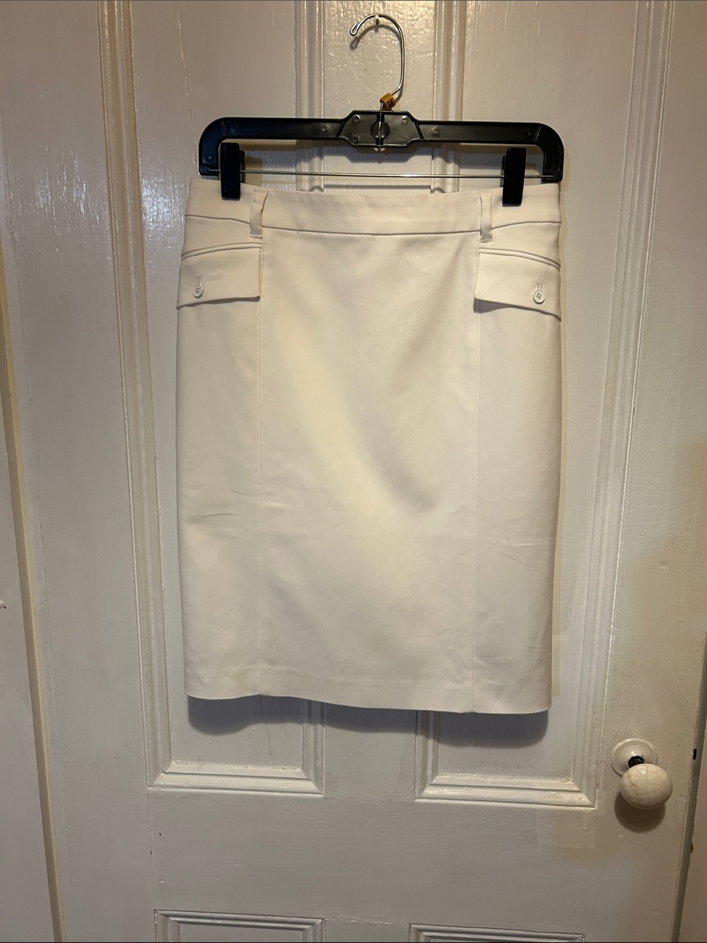 White House Black Market White Pencil Skirt with Front Flap Pockets